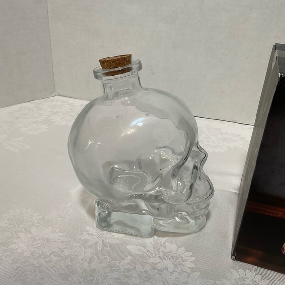 Crystal Head Skull Decanter- Holds 750ml - NIB - Picture 5 of 10